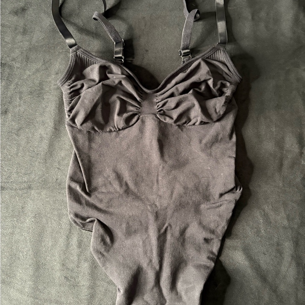 SEAMLESS SCULPT THONG BODYSUIT